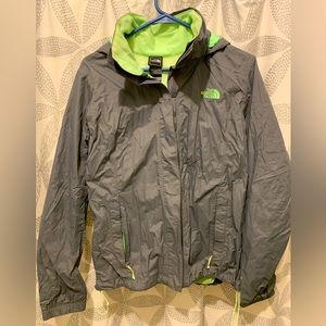 ⭐️❤️ THE NORTH FACE Women's Lightweight Rain Jacket w/ Hood Size: LARGE ⭐️❤️